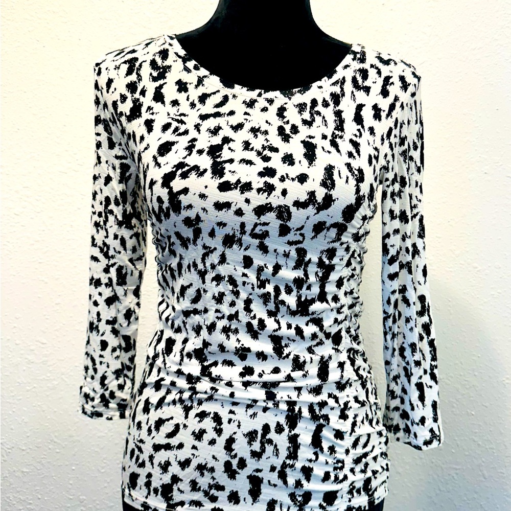 Jennifer López Small black and white dress shirt 3/4 sleeve